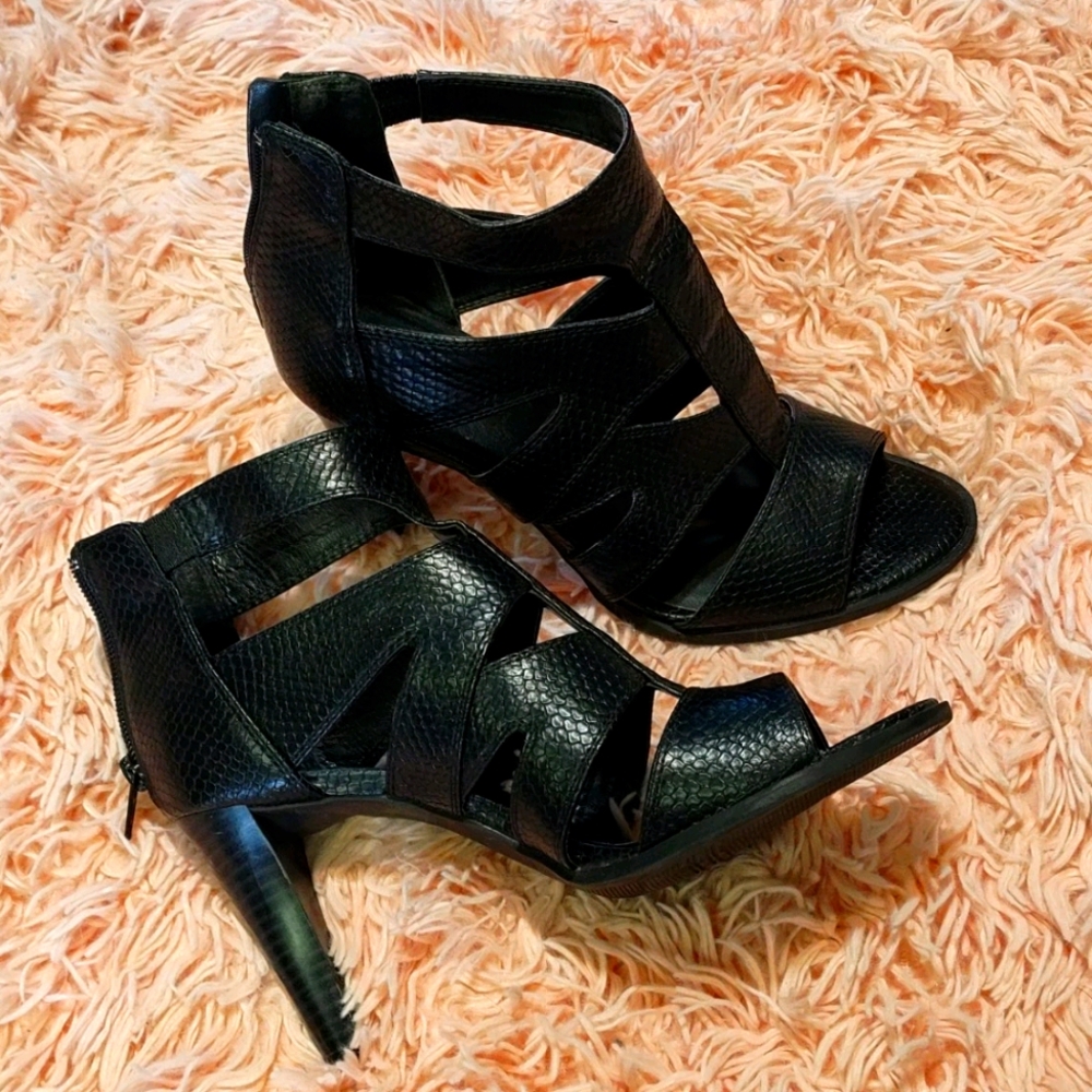 Simply Vera Sandals